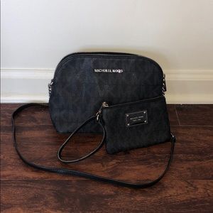 💕BUNDLE💕 Michael Kors crossbody+wristlet